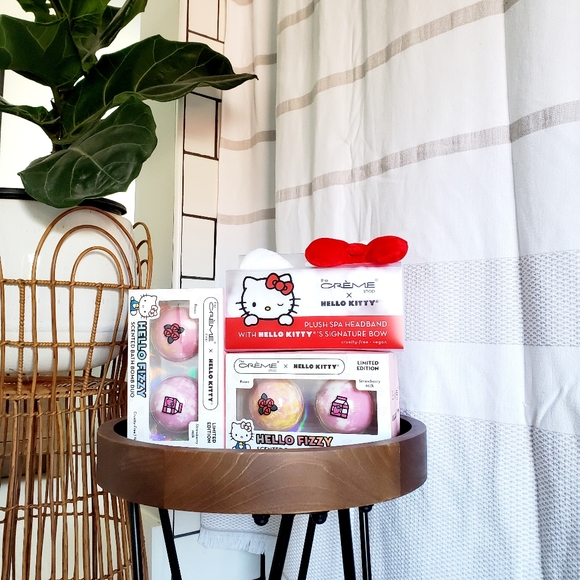Hello Kitty 2 Bath Bomb Duo Sets & Plush Headband - Picture 9 of 10